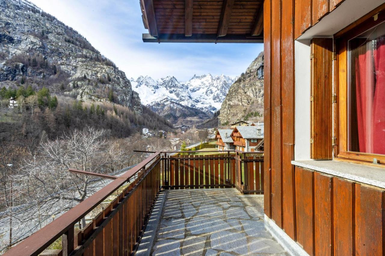 In Centro A Courmayeur Mont Blanc Apartment Exterior photo